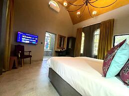 Shangri-La Country Hotel