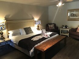 Shangri-La Country Hotel