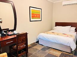 Shangri-La Country Hotel