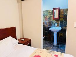 Shangri-La Country Hotel