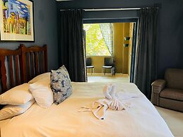 Shangri-La Country Hotel