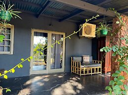 Shangri-La Country Hotel