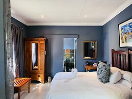 Shangri-La Country Hotel