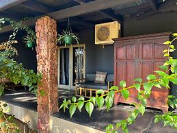 Shangri-La Country Hotel