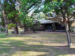 Shangri-La Country Hotel