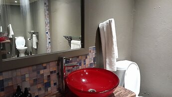 Shangri-La Country Hotel