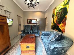 Shangri-La Country Hotel