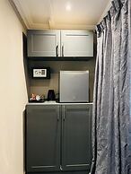 Shangri-La Country Hotel