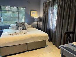 Shangri-La Country Hotel