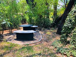 Shangri-La Country Hotel