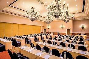 Avani Victoria Falls Resort