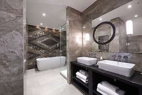 Aldwark Manor Estate