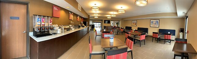 Comfort Suites Auburn near I-69