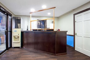 Travelodge by Wyndham Richmond IN