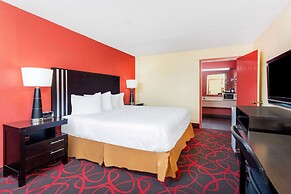 Travelodge by Wyndham Richmond IN