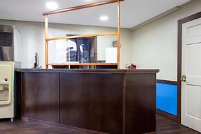 Travelodge by Wyndham Richmond IN