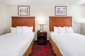 Travelodge by Wyndham Richmond IN