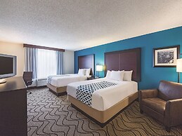 La Quinta Inn & Suites by Wyndham Central Point - Medford