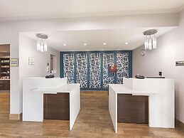 La Quinta Inn & Suites by Wyndham Central Point - Medford