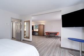 Holiday Inn Express Hotel & Suites Morehead Cty by IHG