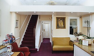 Lord Kensington Hotel