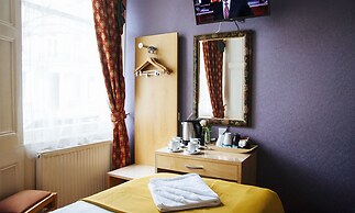 Lord Kensington Hotel