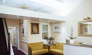 Lord Kensington Hotel
