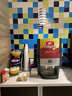 Days Inn & Suites by Wyndham Fort Myers Near JetBlue Park