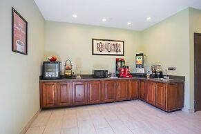 Econo Lodge Inn & Suites