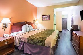 Econo Lodge Inn & Suites
