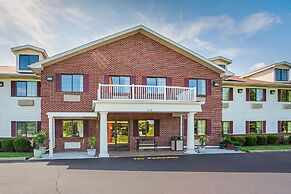 Econo Lodge Inn & Suites