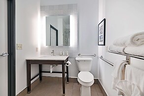 Country Inn & Suites by Radisson, Bloomington-Normal Airport, IL