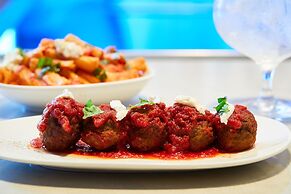 AC Hotel by Marriott New Orleans French Quarter