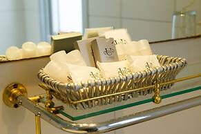 Unique Executive Central