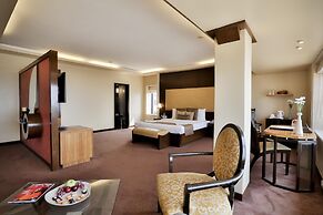 Sun N Sand Hotel Mumbai