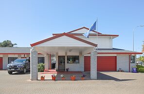 Bk's Palm Court Motor Lodge