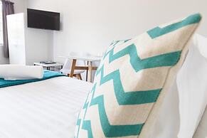 Bk's Palm Court Motor Lodge