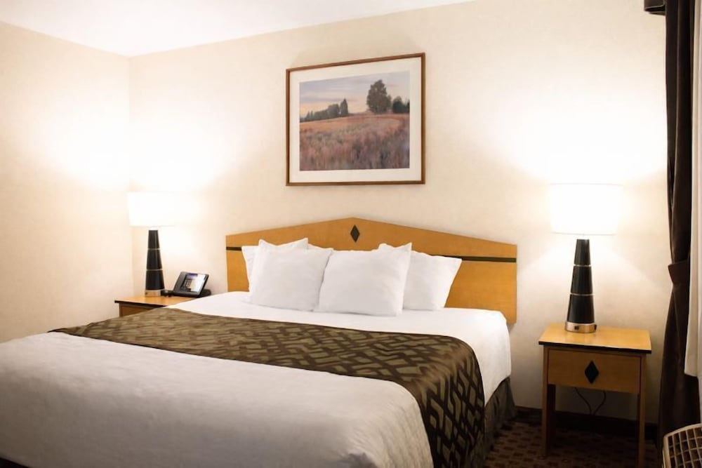 Crystal Inn Hotel & Suites Great Falls
