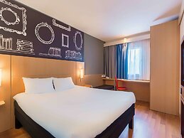 ibis Warszawa Ostrobramska