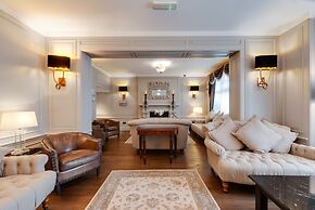 The Empire Hotel & Spa