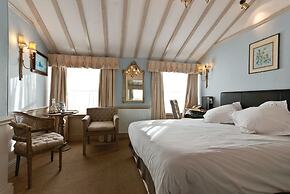 The Empire Hotel & Spa