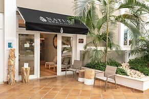 Onyria Quinta da Marinha Hotel