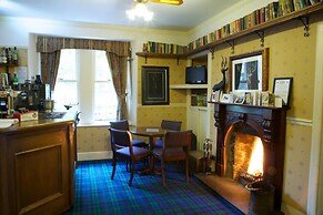 Loch Kinord Hotel