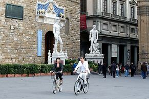 Portrait Firenze - Lungarno Collection