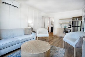 The Lighthouse Resort Inn & Suites