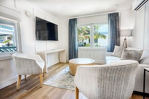 The Lighthouse Resort Inn & Suites