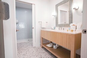 The Lighthouse Resort Inn & Suites