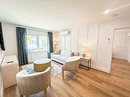 The Lighthouse Resort Inn & Suites