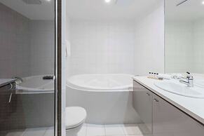 Oaks Adelaide Embassy Suites