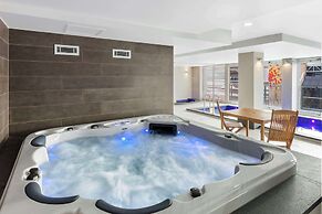 Oaks Adelaide Embassy Suites